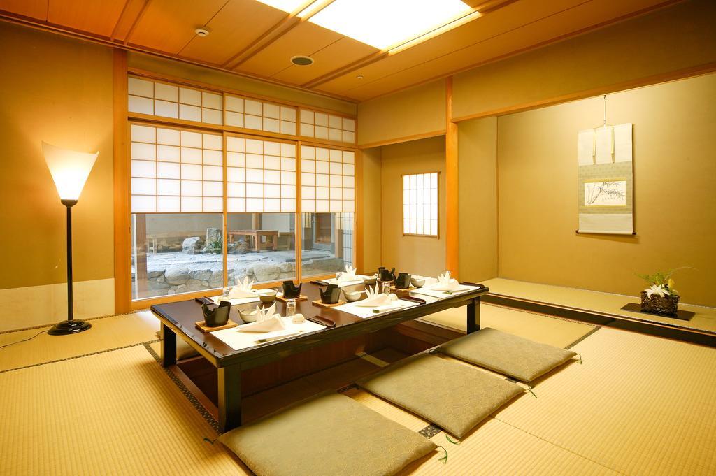 Hotel New Omi Omihachiman Buitenkant foto