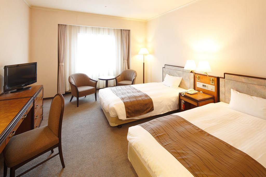 Hotel New Omi Omihachiman Buitenkant foto